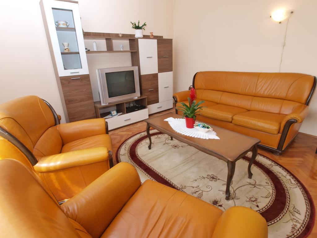 Ivanka 1056 Apartment *
