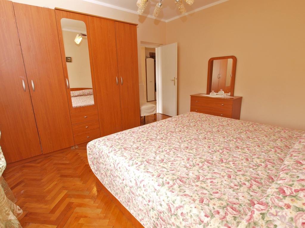 Ivanka 1056 Apartment