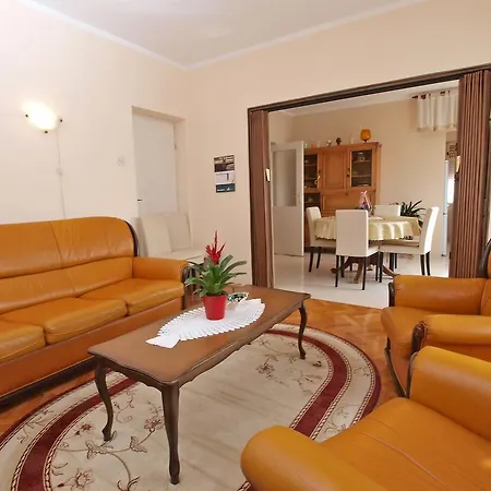 Apartments Ivanka 1056 Pula Exterior photo