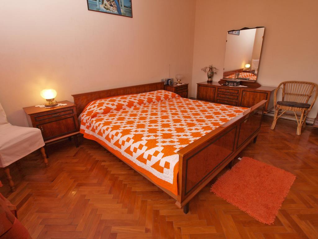 Ivanka 1056 Pula
